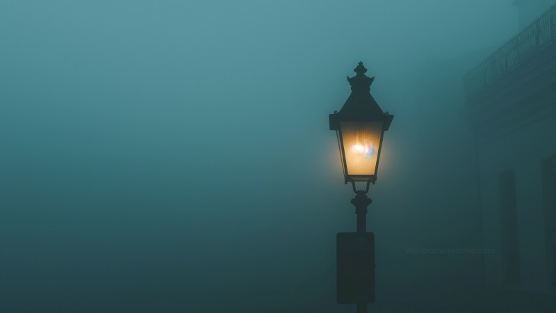 Street lamp in the fog wallpaper, soft glow, nighttime ambiance, background for desktop wallpaper (horizontal)