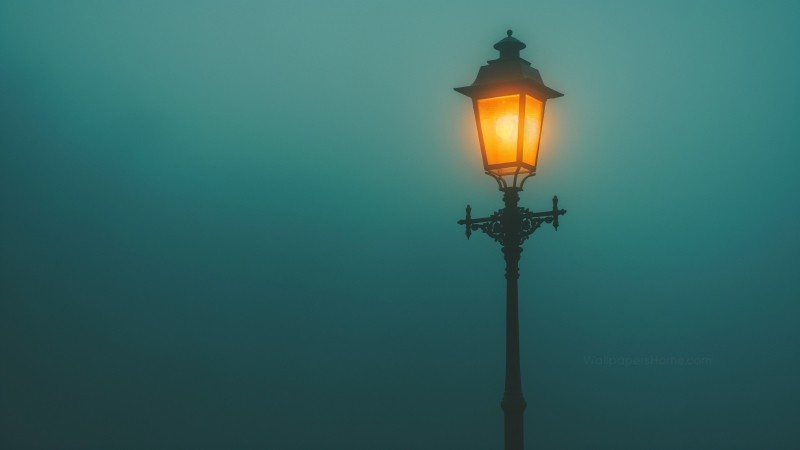 Street lamp in the fog wallpaper, misty atmosphere, dimly lit, background for desktop wallpaper (horizontal)